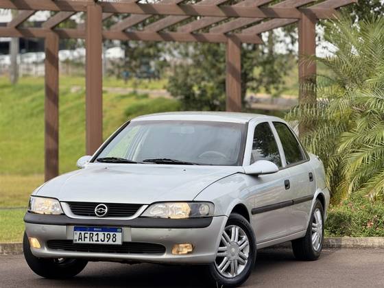 CHEVROLET VECTRA 2.0 MPFI GLS 8V GASOLINA 4P MANUAL CHEVROLET VECTRA 2.0 MPFI GLS 8V GASOLINA 4P MANUAL
